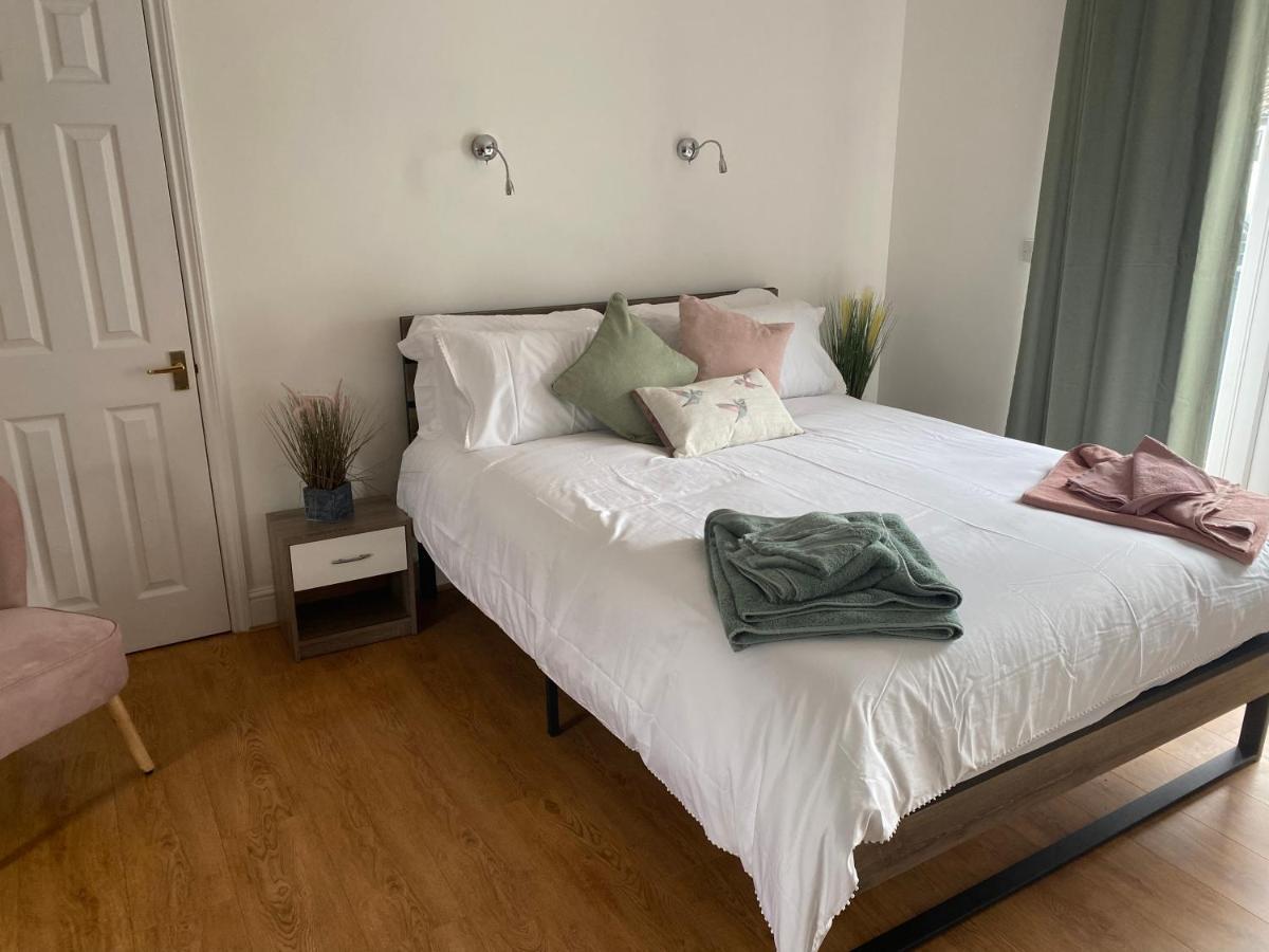 Number 1 Lytton Tree Holiday home Reydon