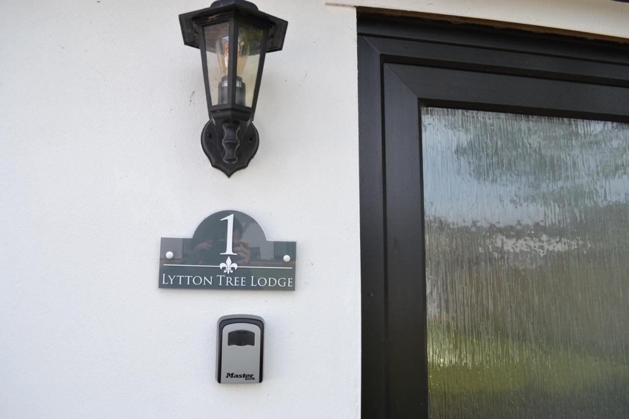 Number 1 Lytton Tree Holiday home